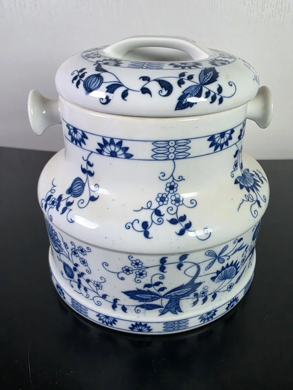 Vienna Woods Biscuit Jar